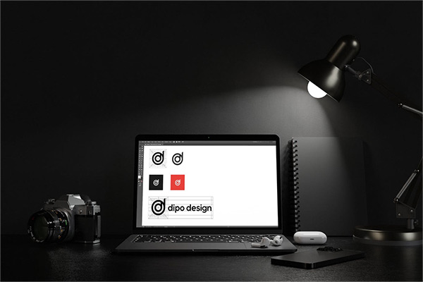暗黑办公桌场景Macbook笔记本电脑样机UI设计展示样机